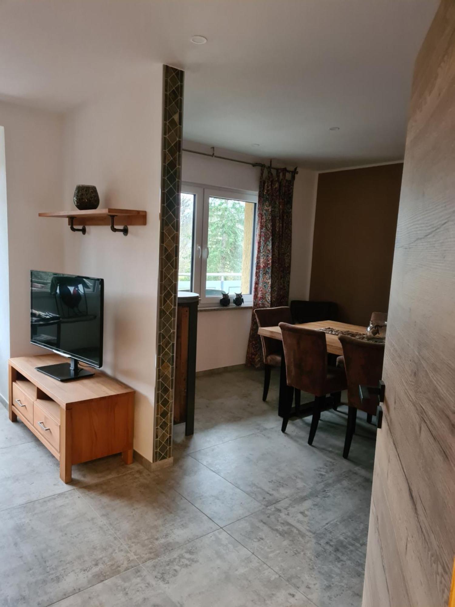 Ferienwohnung Burgblick Pelm Luaran gambar