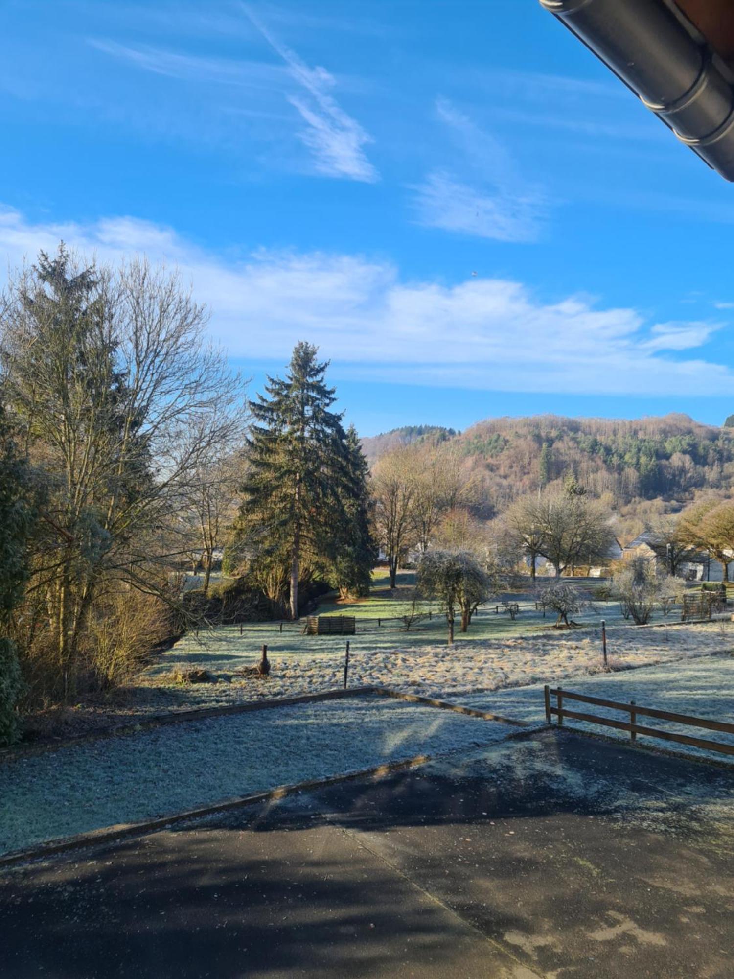 Ferienwohnung Burgblick Pelm Luaran gambar